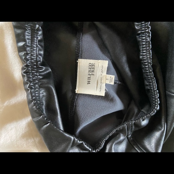 Wilfred Free Daria Pant - Vegan Leather Leggings - Picture 6 of 7